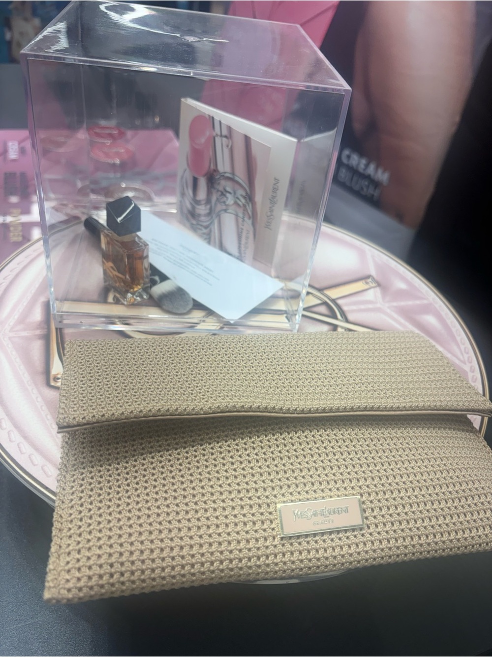 🆕💫YSL - Woven Fold-Over Clutch-lipstick-brush-cushioncase-perfumeLibre-lip